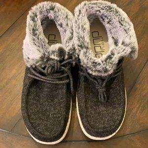 Women’s Hey Dudes with fur - Dark Grey size 6